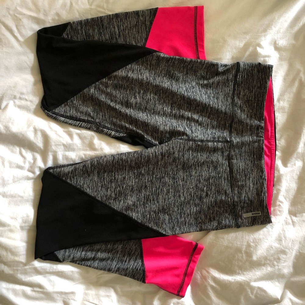 Athletic leggings